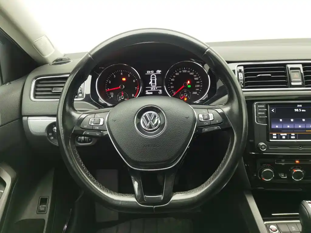 Volkswagen Sagitar 2017 — фото 11