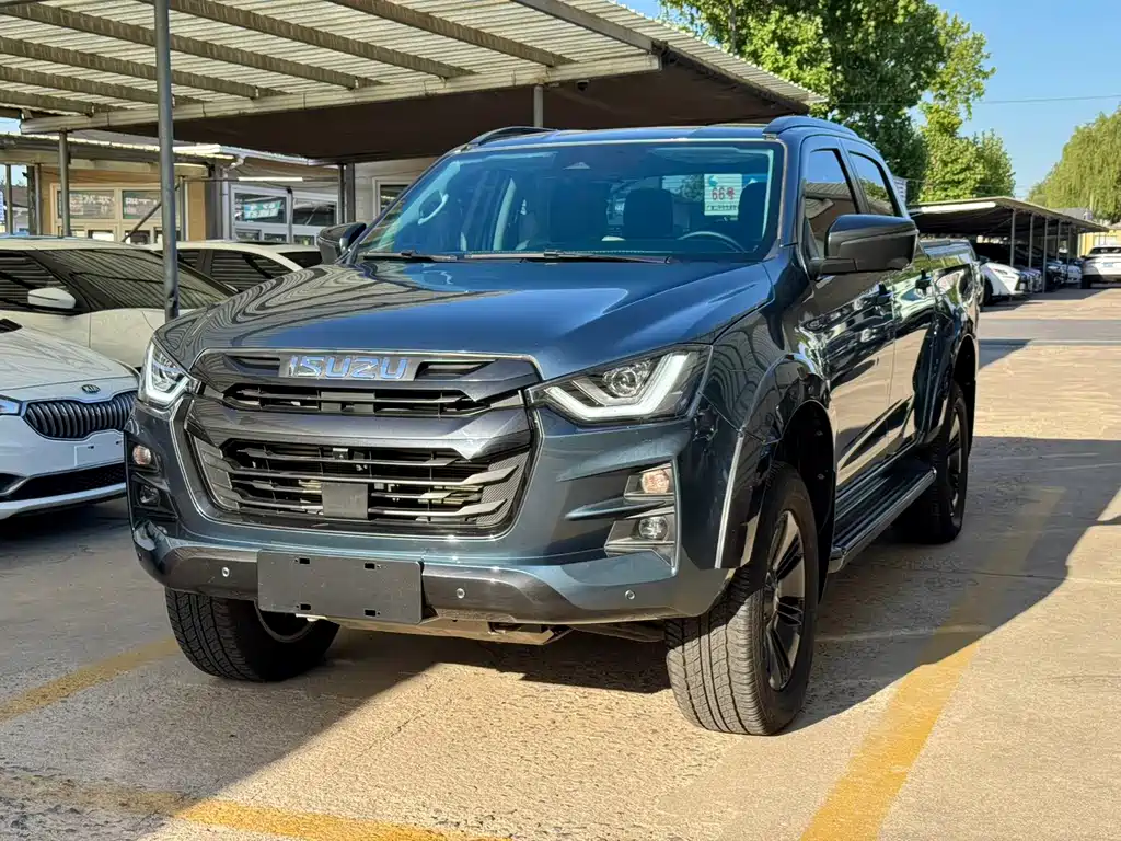 Isuzu D-MAX 2024 — фото 1