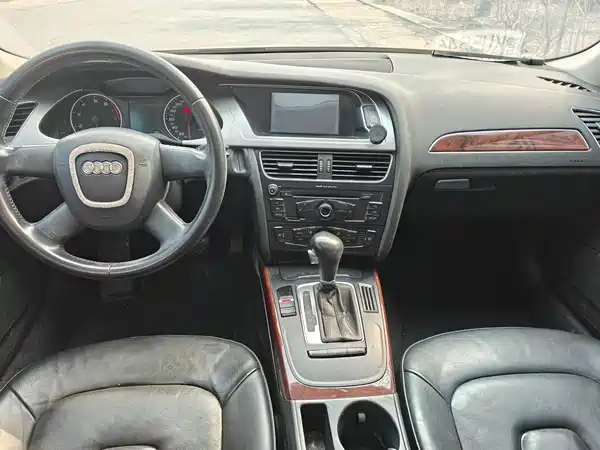 Audi A4L 2011