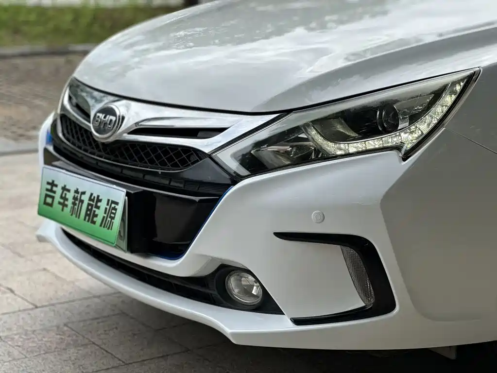 BYD Qin NEV 2016 — фото 5