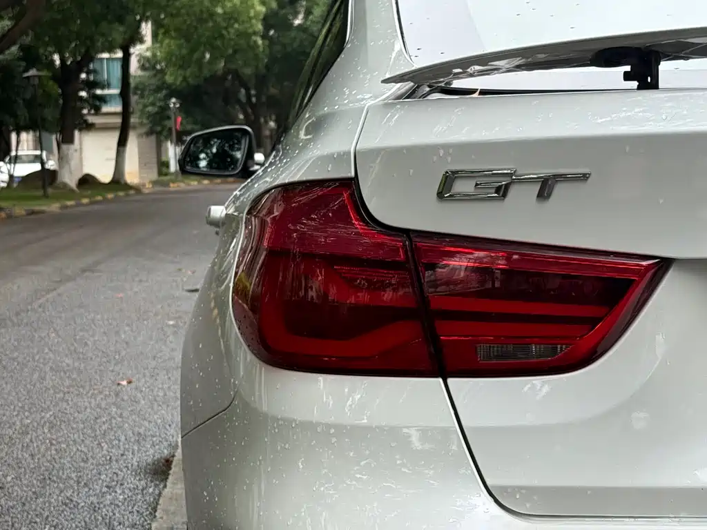 BMW 3 Series GT 2017 — фото 13