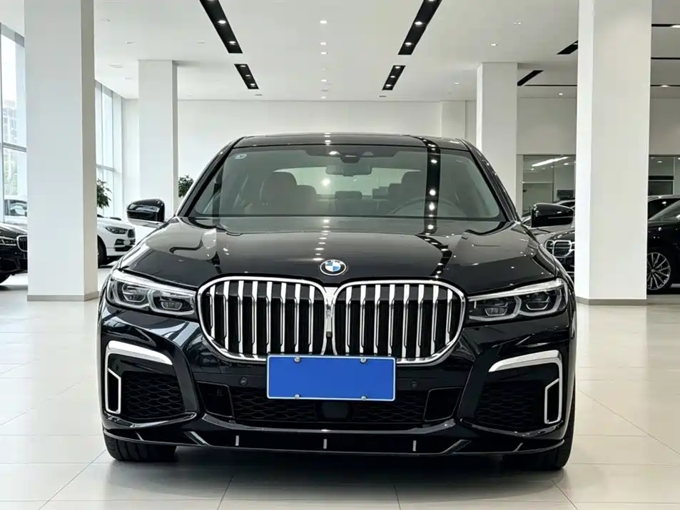 BMW 7 Series 2017 — фото 2