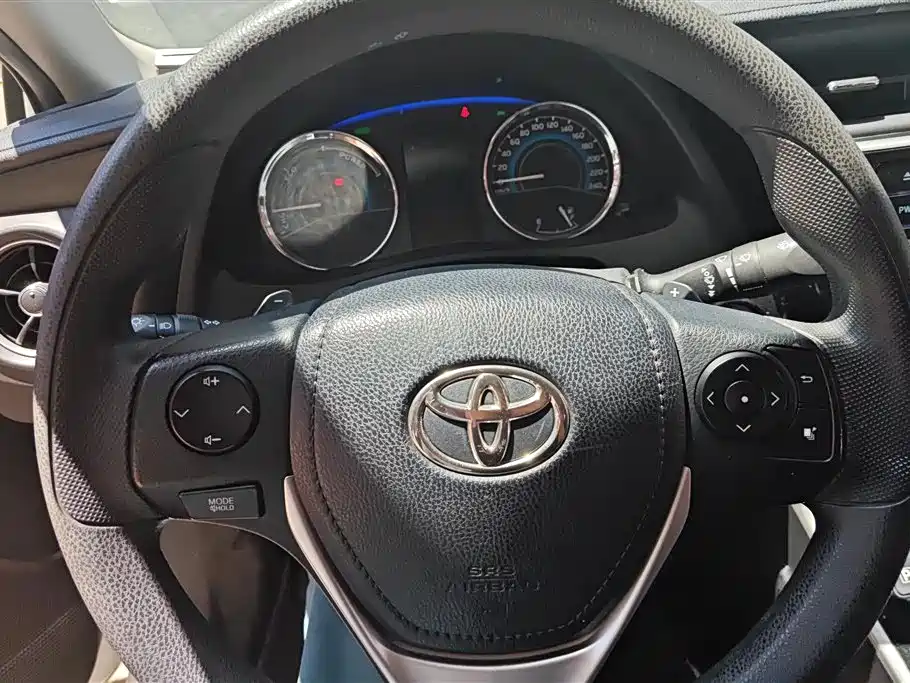 Toyota Corolla 2018 — фото 15