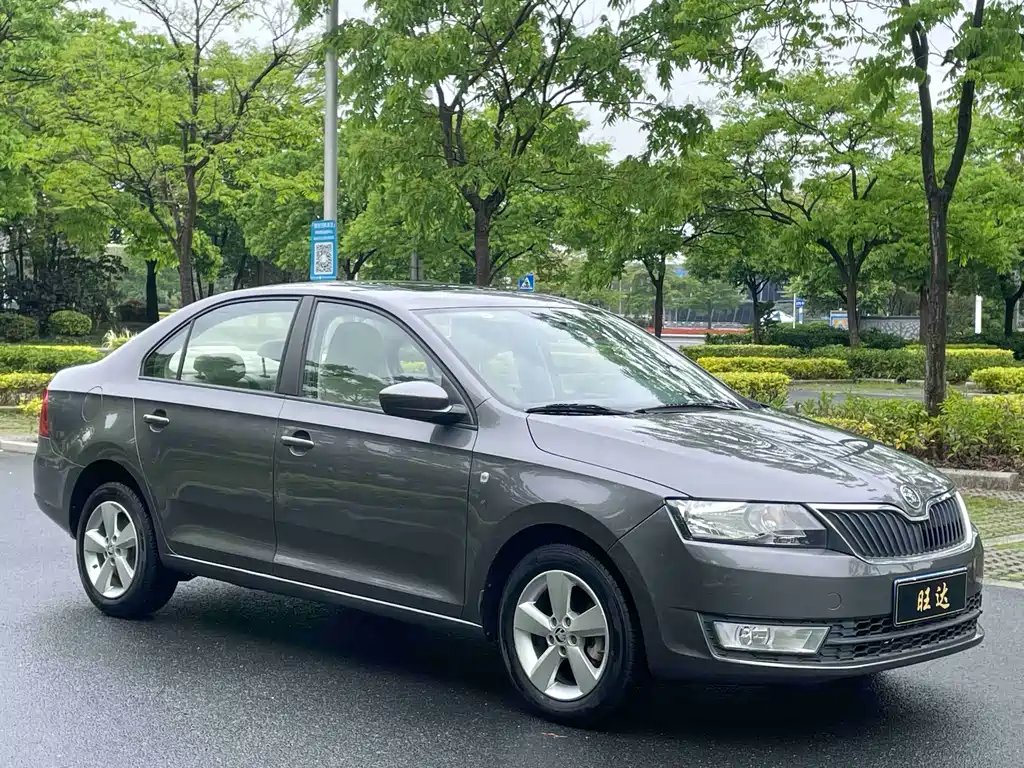 Skoda Rapid 2014 — фото 3