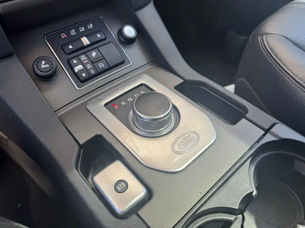 Land Rover Discovery 2016 — фото 10
