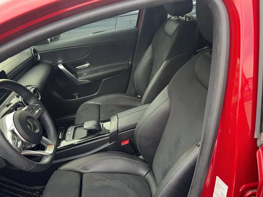 Mercedes-Benz A-Class 2019 — фото 13