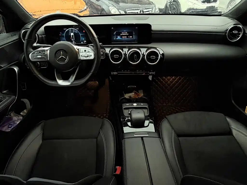 Mercedes-Benz A-Class 2019 — фото 18