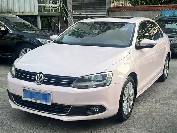 Volkswagen Sagitar 2013