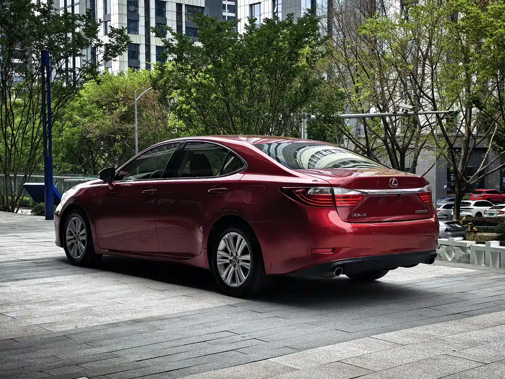 Lexus ES 2015 — фото 3
