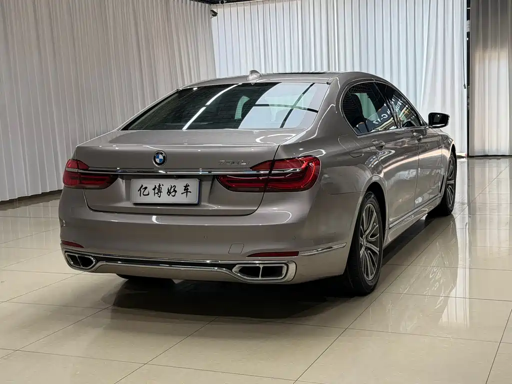 BMW 7 Series 2016 — фото 9