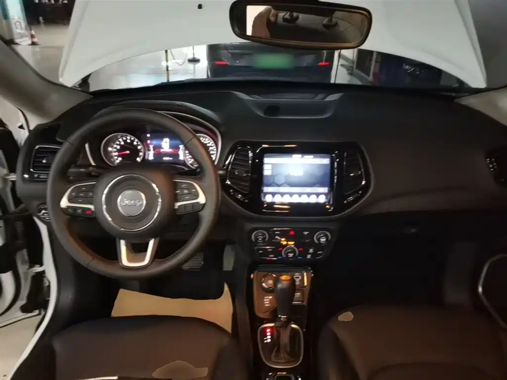 Jeep Compass 2020 — фото 10