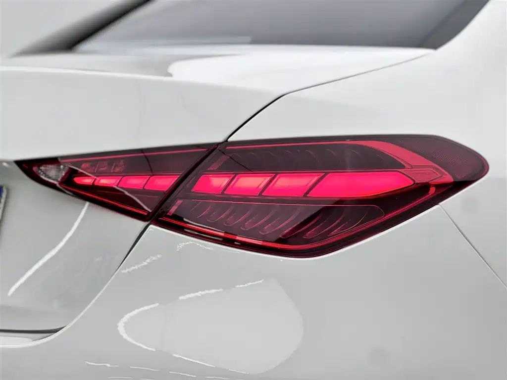 Mercedes-Benz C-Class 2023 — фото 16