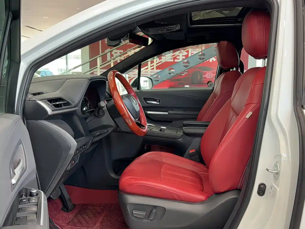 Toyota Sienna 2023 — фото 16