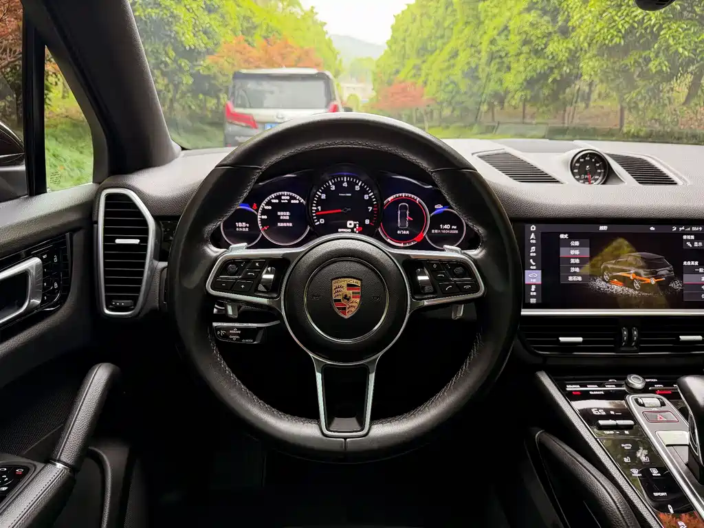 Porsche Cayenne 2020 — фото 9