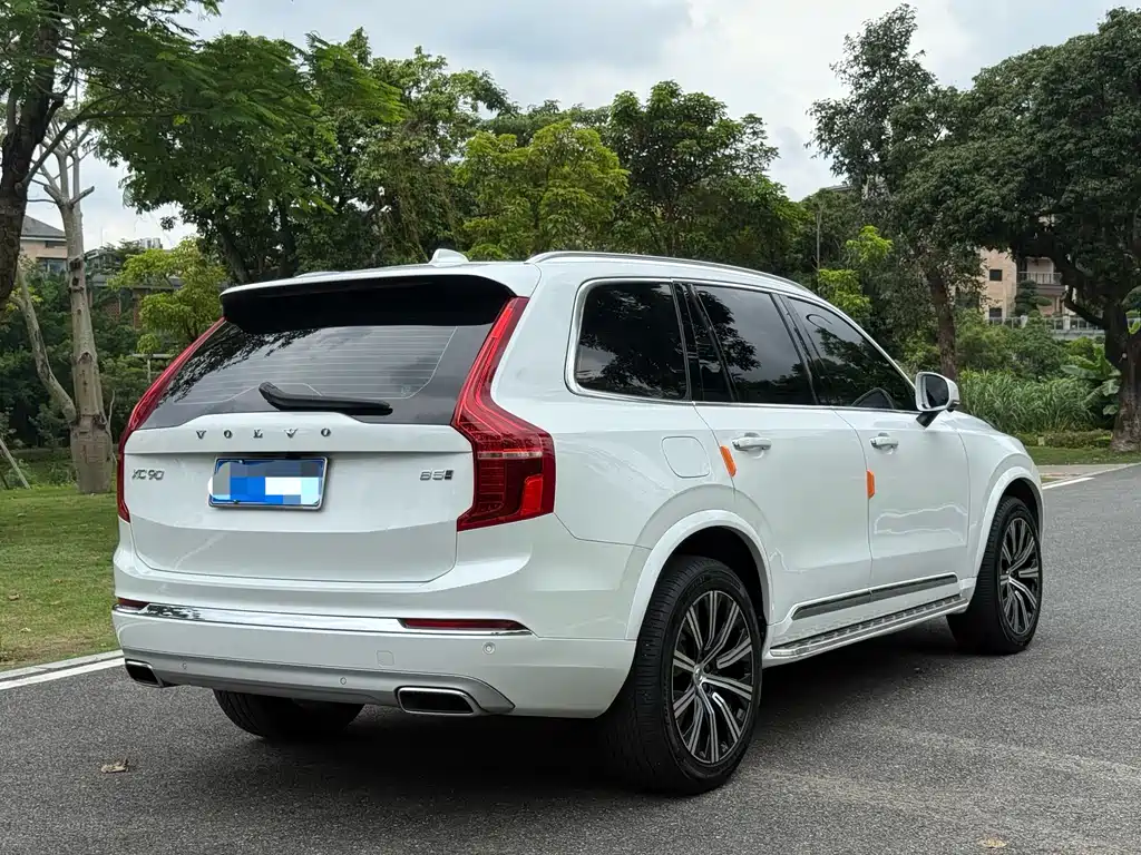 Volvo XC90 2021 — фото 9