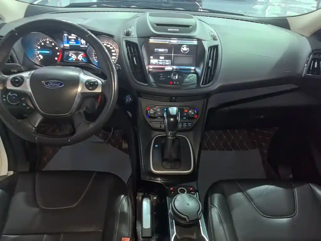 Ford Kuga 2014 — фото 10