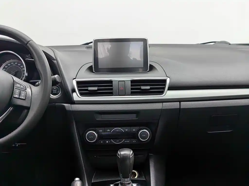 Mazda 3 Axela 2016 — фото 12