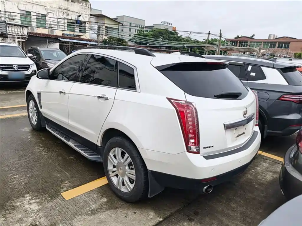 Cadillac SRX 2015 — фото 5