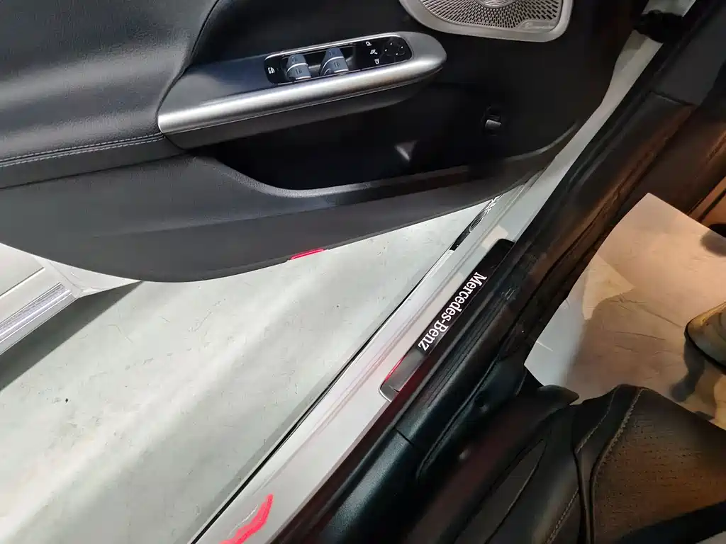 Mercedes-Benz C-Class 2023 — фото 15