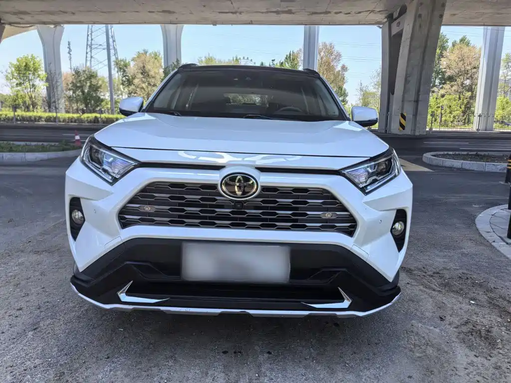 Toyota RAV4 2020 — фото 3