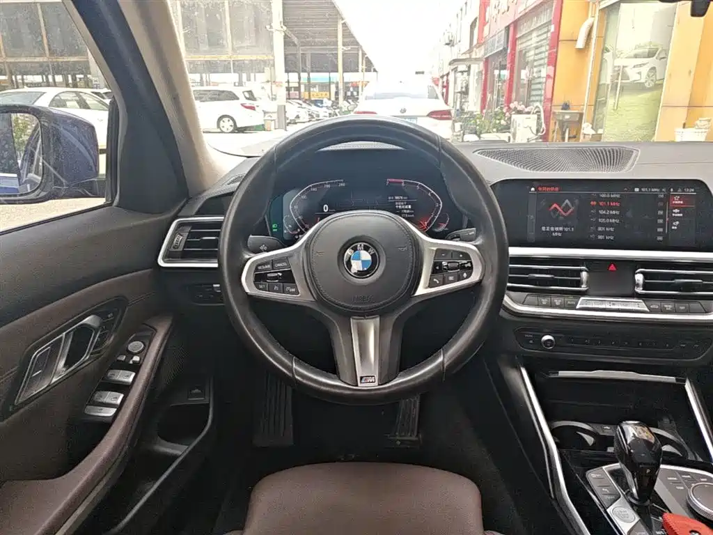 BMW 3 Series 2021 — фото 11