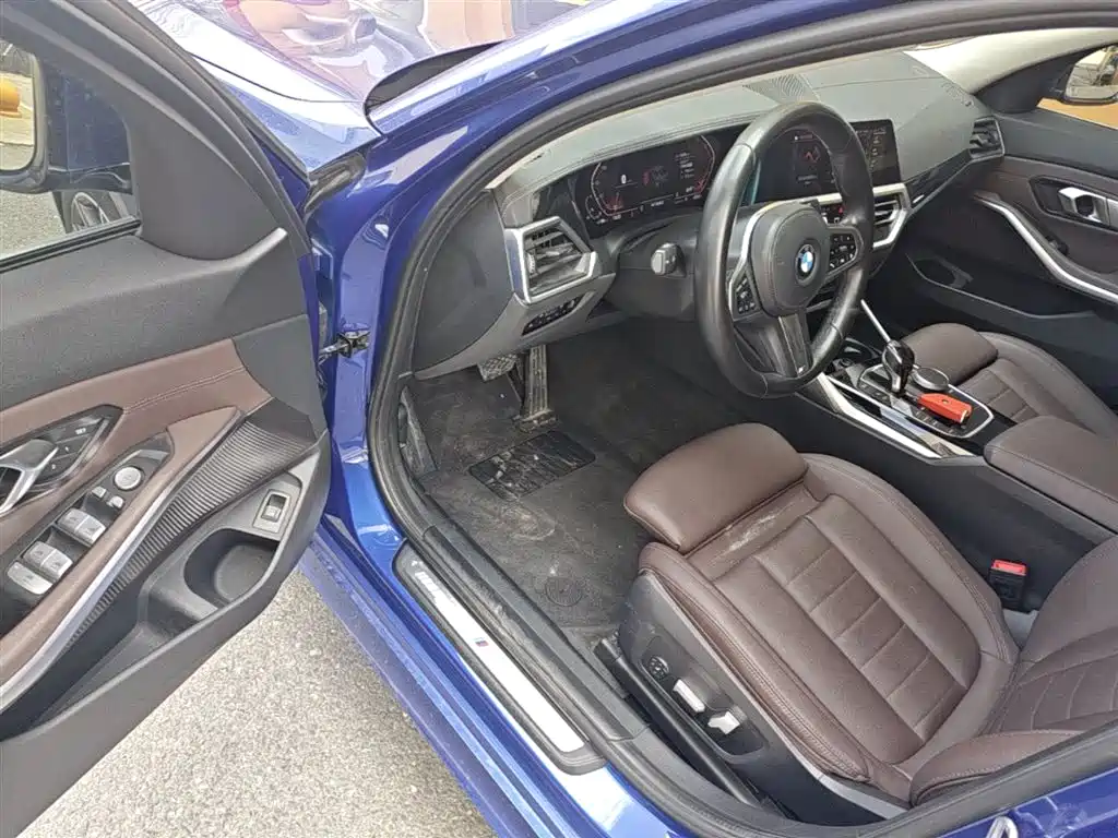 BMW 3 Series 2021 — фото 16