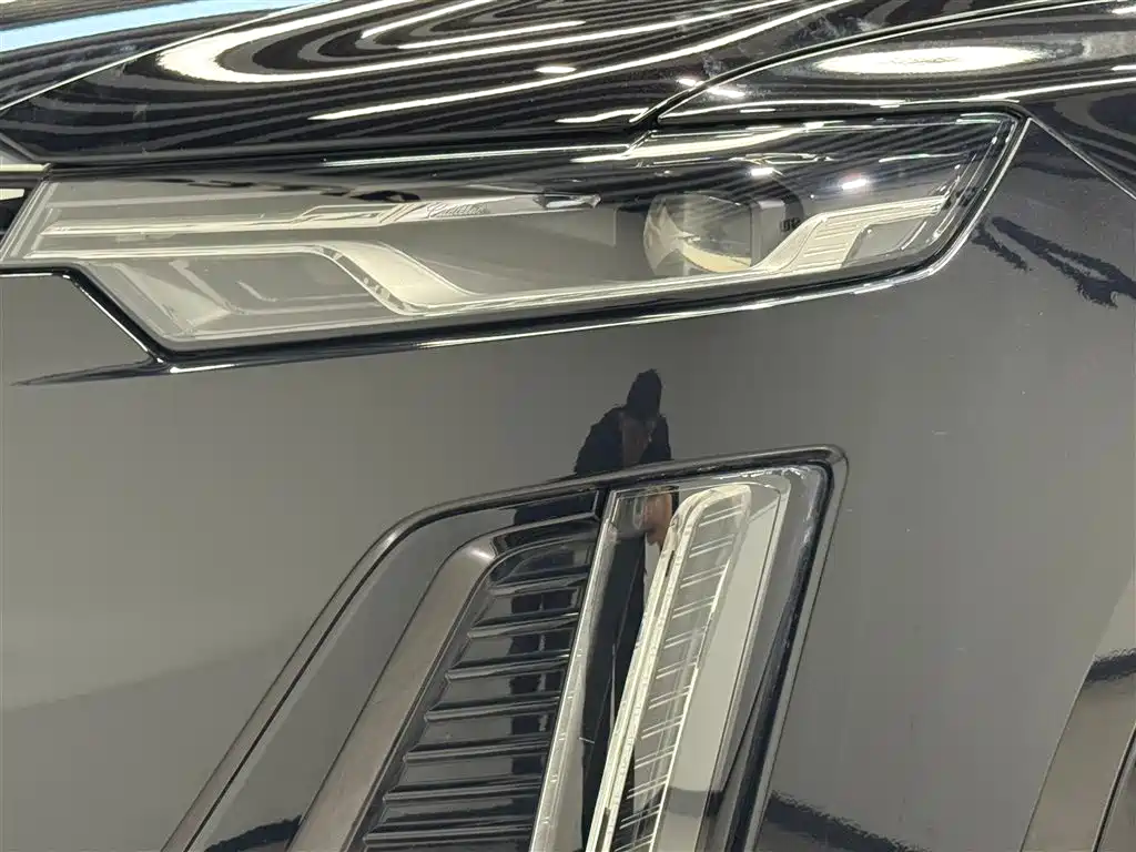 Cadillac XT6 2023 — фото 8