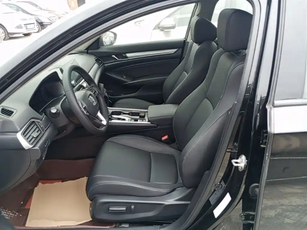 Honda Accord 2018 — фото 15