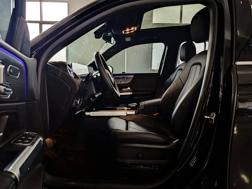 Mercedes-Benz GLB 2023 — фото 20