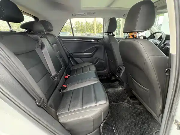 Volkswagen T-Roc 2021