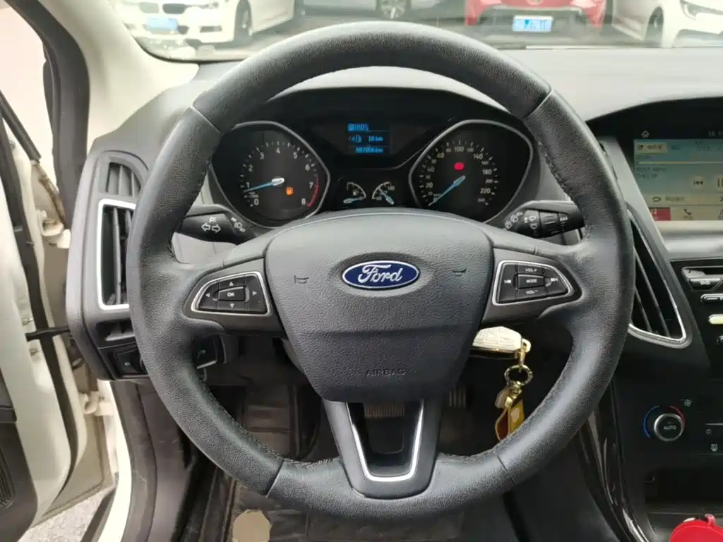 Ford Focus 2017 — фото 11