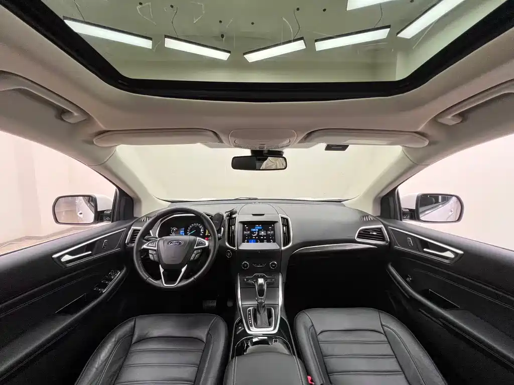 Ford Edge 2017 — фото 21