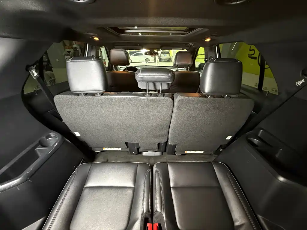 Ford Explorer 2018 — фото 21