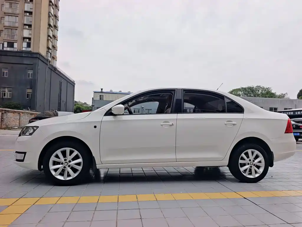 Skoda Rapid 2016 — фото 4