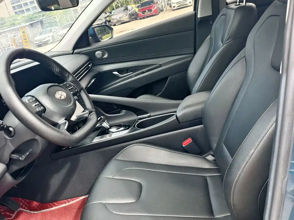 Hyundai Elantra 2021 — фото 15