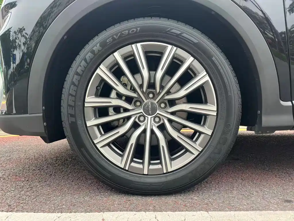 Jetour Jietu X70 PLUS 2024 — фото 15
