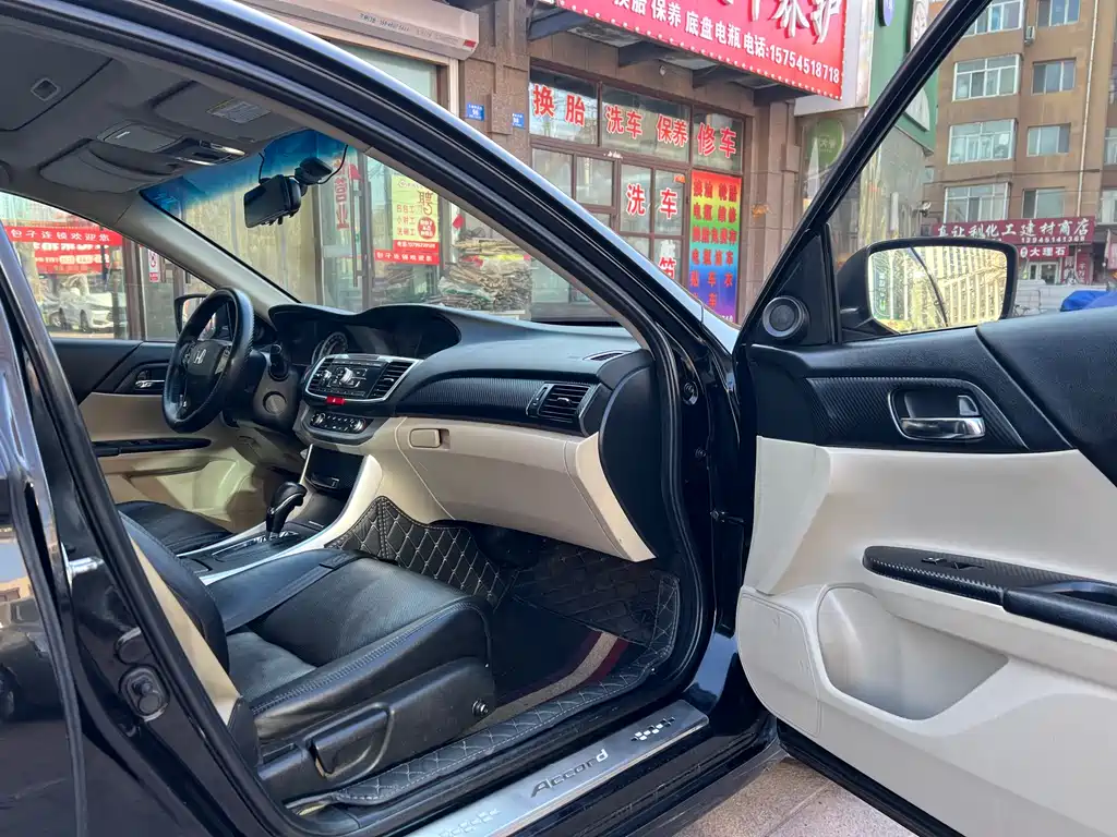 Honda Accord 2015 — фото 10