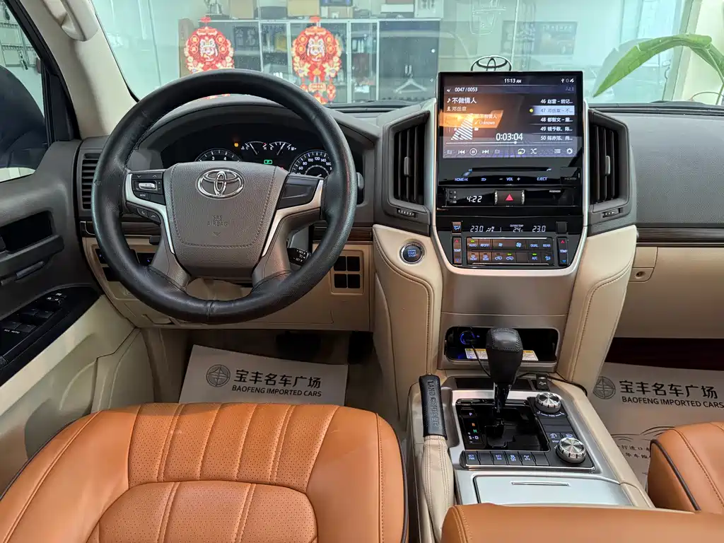 Toyota Land Cruiser 2019 — фото 10