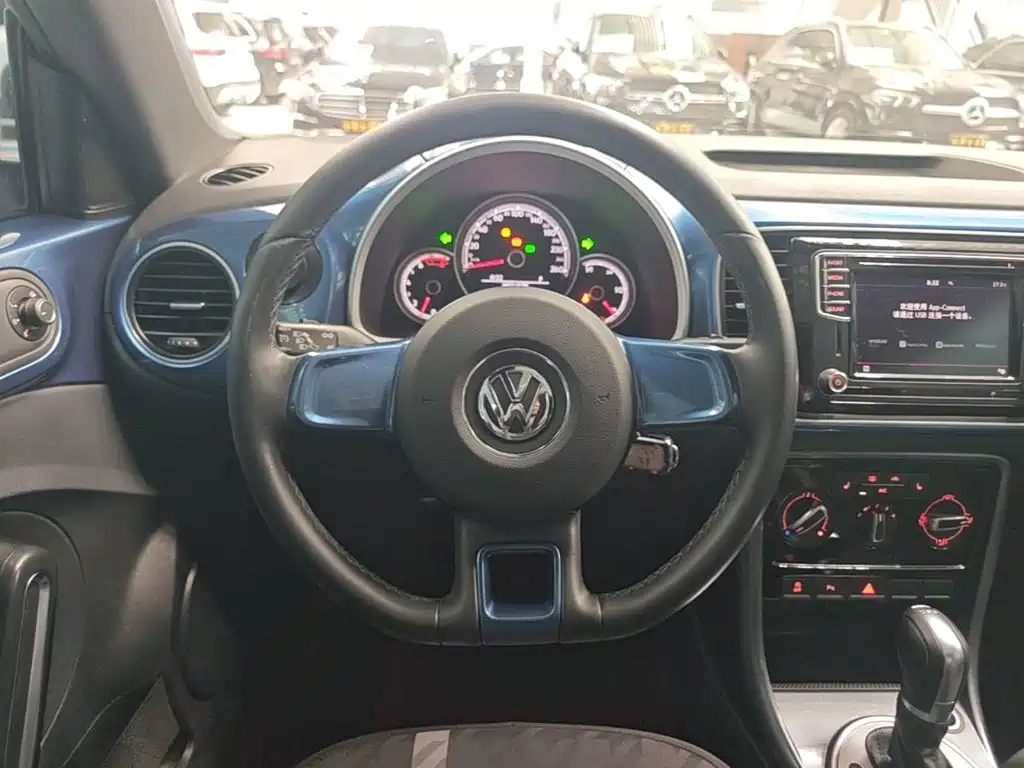 Volkswagen Beetle 2018 — фото 11