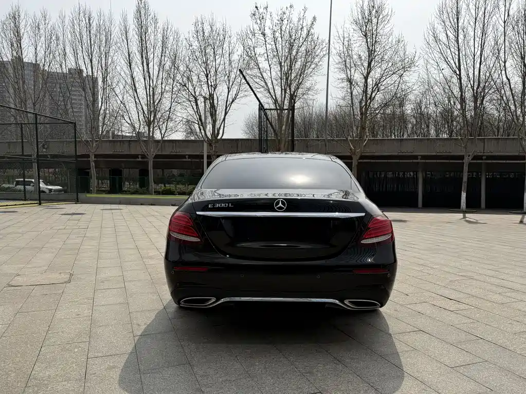 Mercedes-Benz E-Class 2019 — фото 12