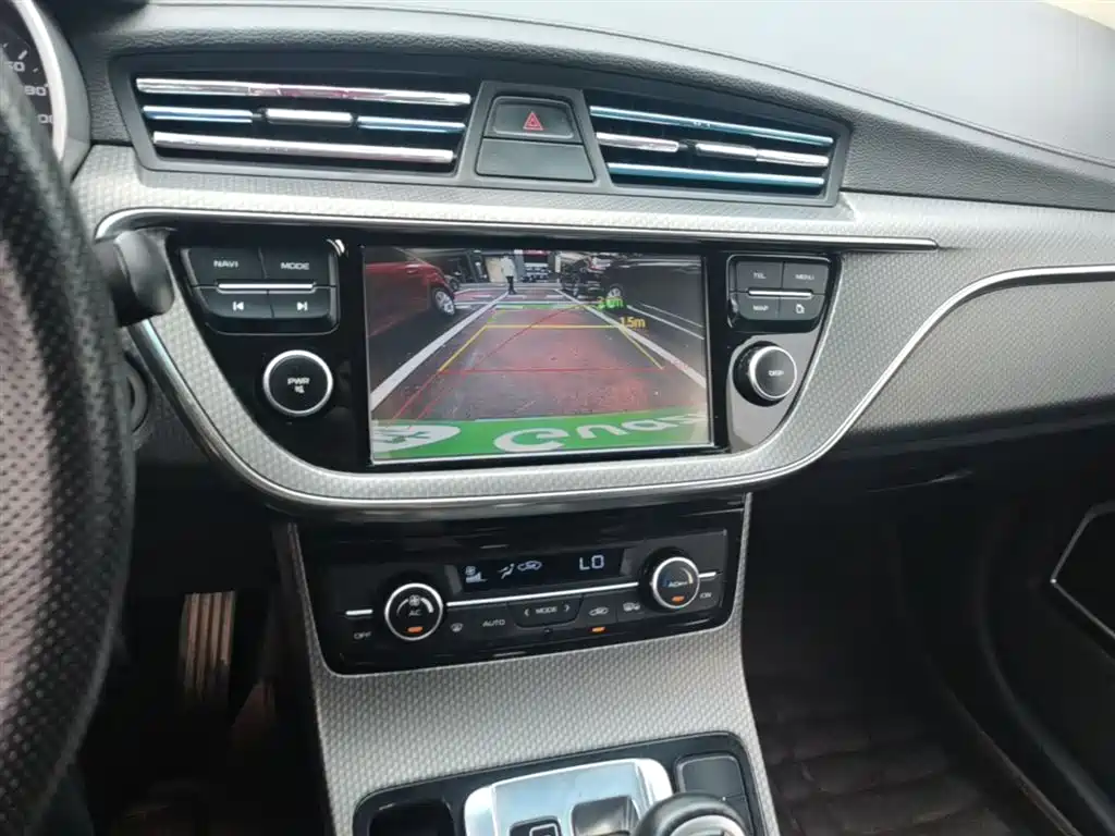 Geely Emgrand GS 2017 — фото 13