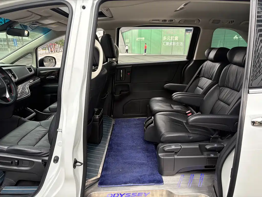 Honda Odyssey 2020 — фото 12