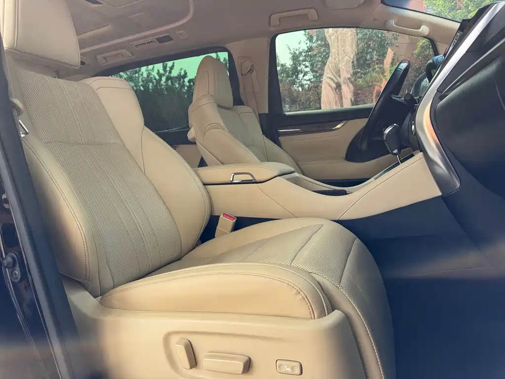 Toyota Alphard 2021 — фото 19