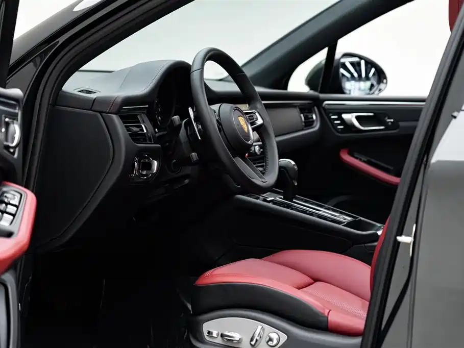 Porsche Macan 2023 — фото 9