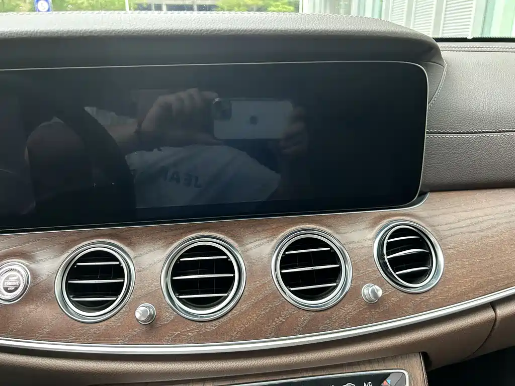 Mercedes-Benz E-Class 2020 — фото 13