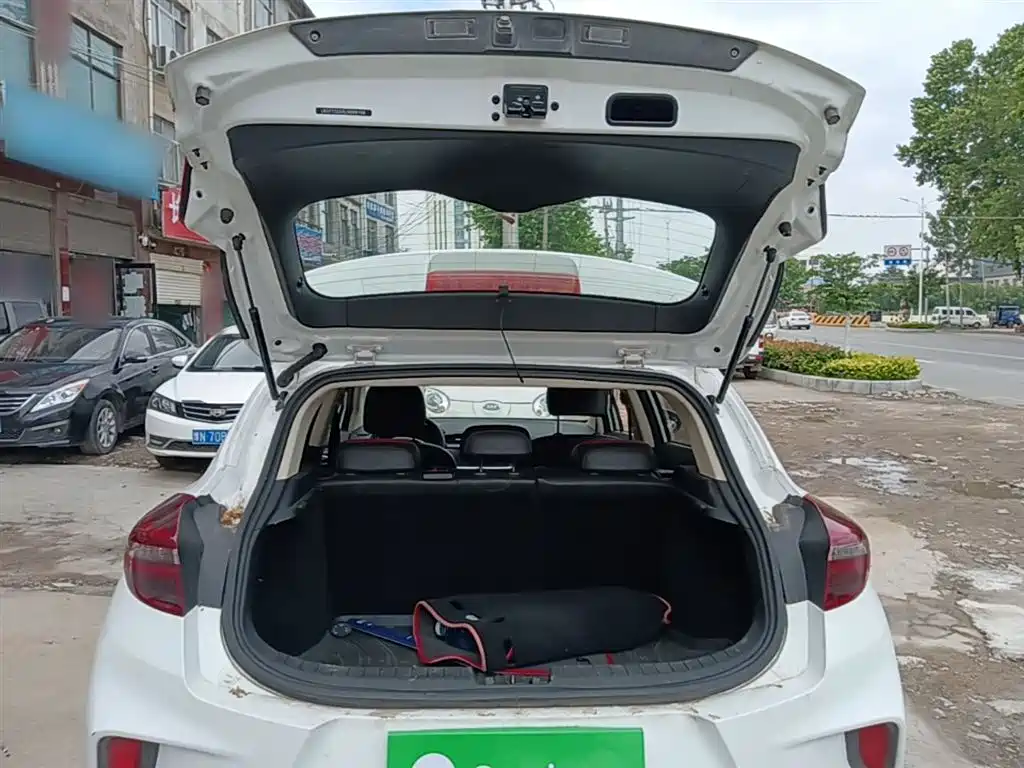 Geely Emgrand GS 2020 — фото 19
