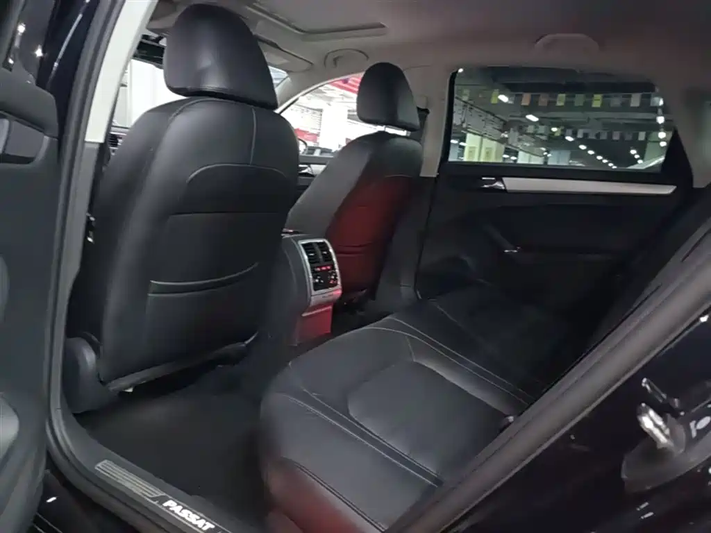 Volkswagen Passat 2015 — фото 17