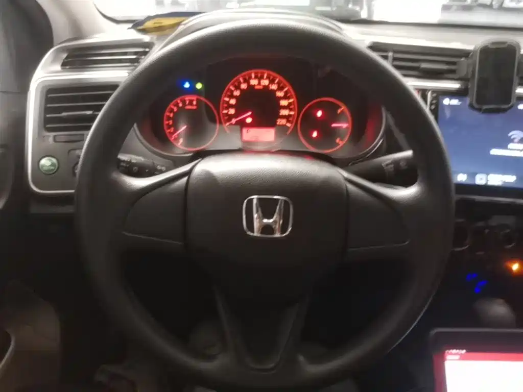 Honda City 2017 — фото 11
