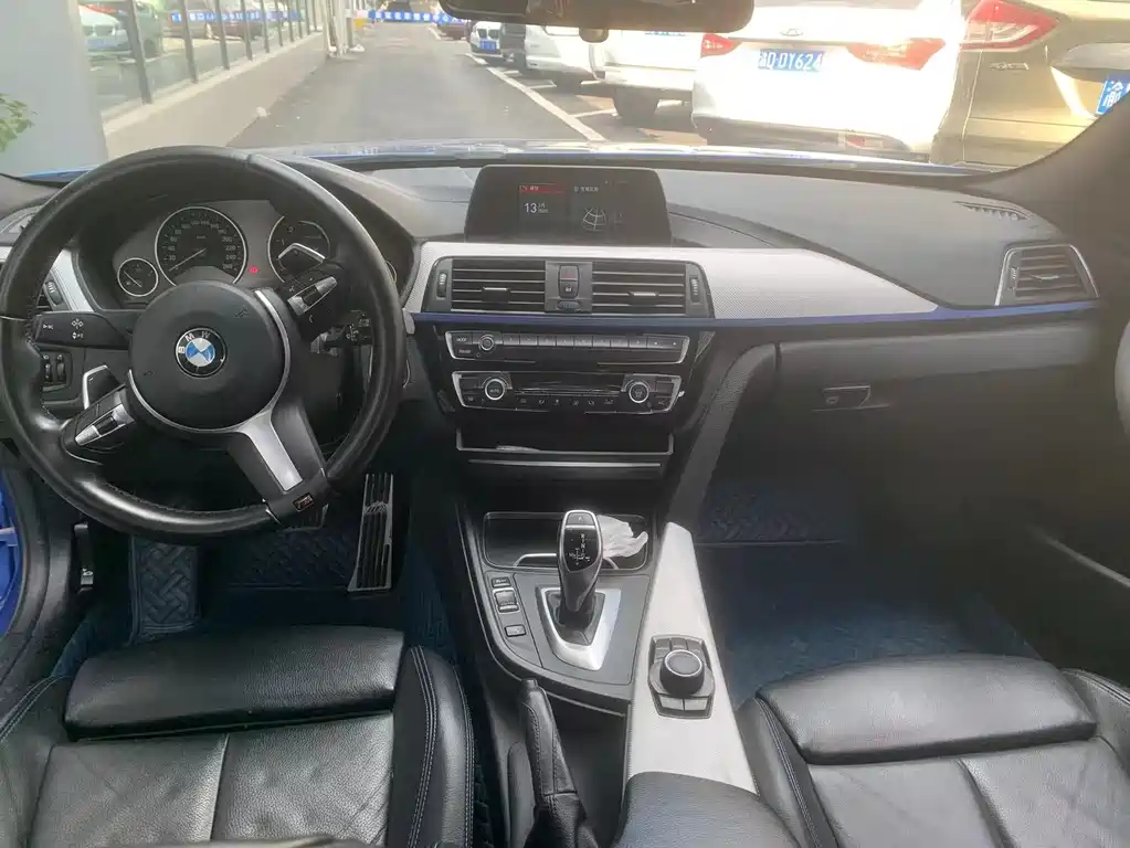 BMW 3 Series 2018 — фото 2