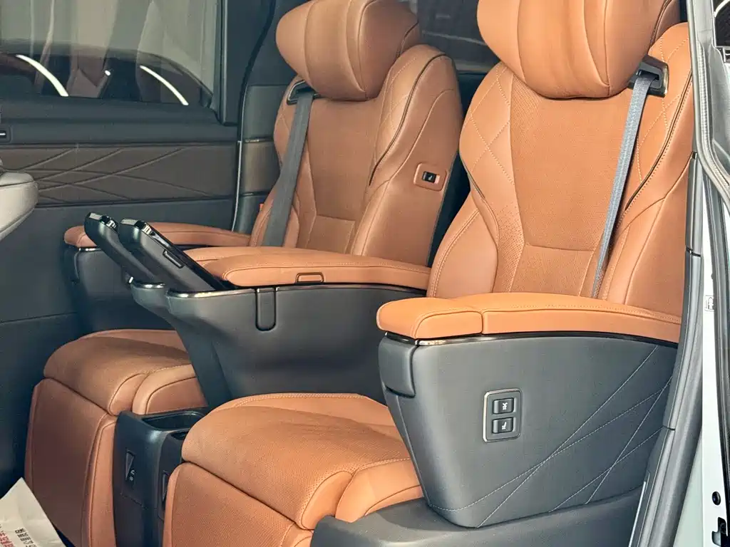 Toyota Vellfire 2025 — фото 5